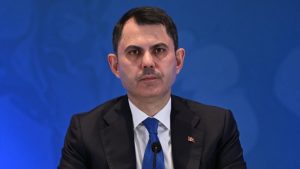 Murat Kurum, Sazlıbosna’daki ‘İlk Evim Projesi’nin sosyal konutlarını paylaştı