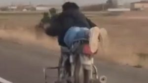 Nevşehir’de motosikleti yüzüstü yatarak kullandı: 88 bin TL ceza