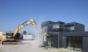 Nilüfer’de kaçak yapılar yıkıldı