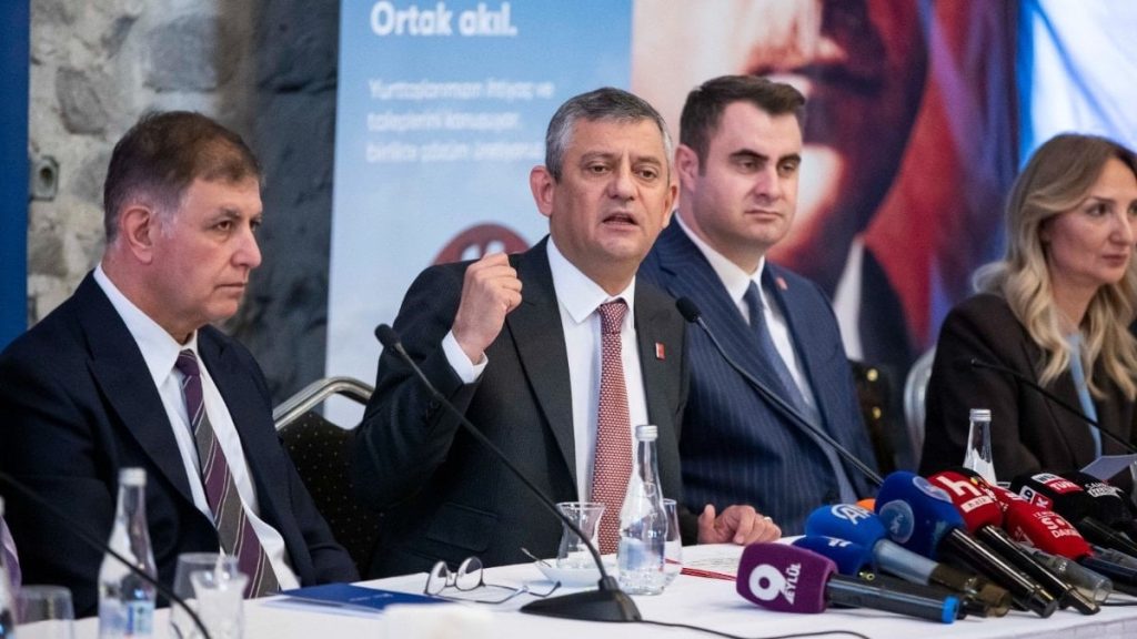 Özgür Özel’den Romanlara TBMM’de temsil ve bütçe garantisi