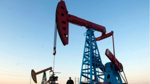 Petrolde Hürmüz krizi devam ediyor: Düşüşün ardından tekrar yükseldi