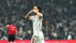 Salih Uçan: Talihsizliğin artık Beşiktaş’ın üzerinden gitmesi lazım