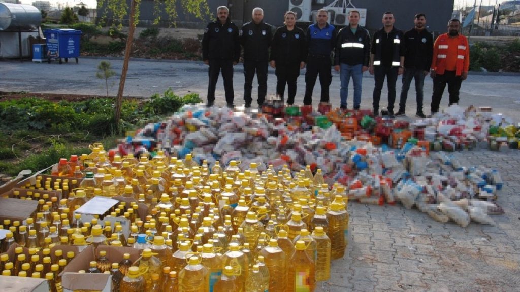 Şanlıurfa’da tarihi geçmiş tonlarca ürün ele geçirildi