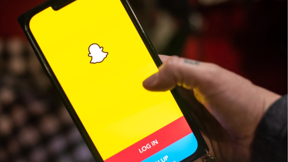 Snap çalışanlarının yüzde 16’sını işten çıkaracak