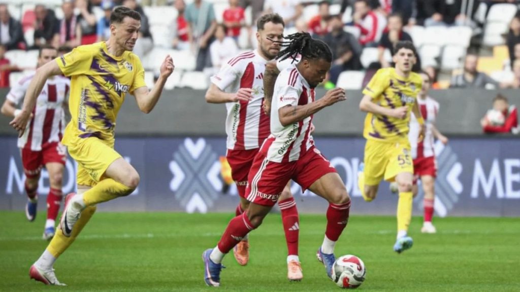 Süper Lig’de düşme hattında heyecan büyük