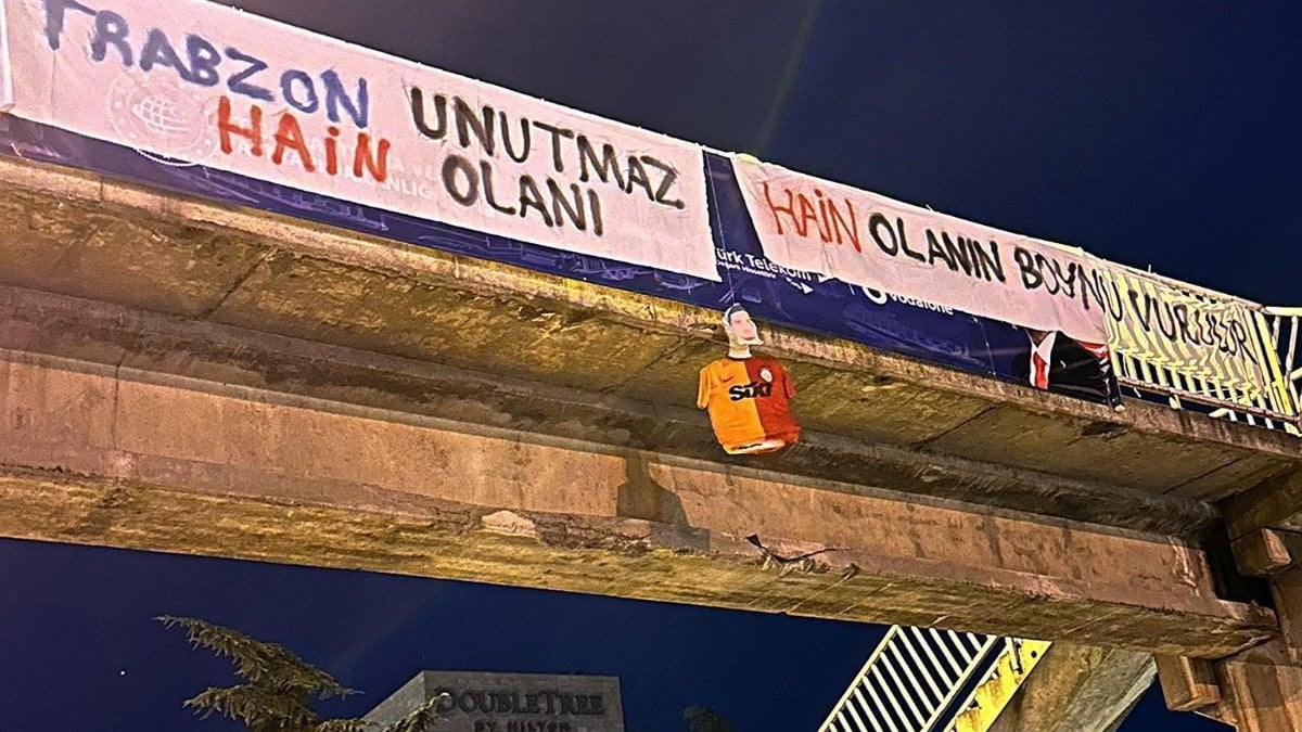 Trabzon’da Uğurcan Çakır’a maketli protesto
