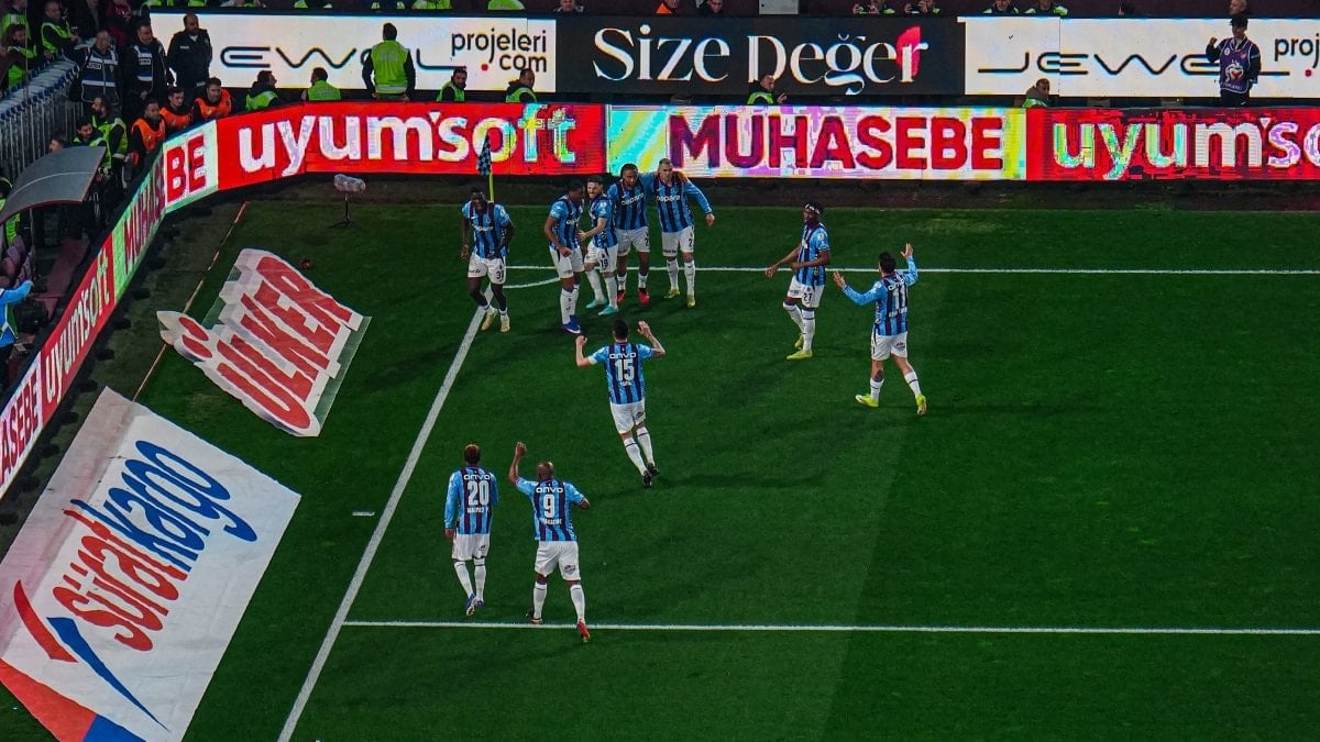 Trabzonspor, Galatasaray’ı yenerek şampiyonluk iddiasını güçlendirdi