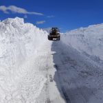 Van’da 5 metreyi bulan karla mücadele sürüyor