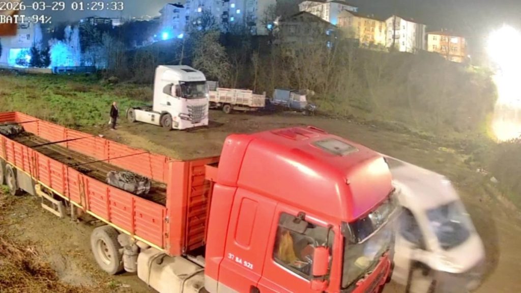 Zonguldak’ta çaldığı tırı satmaya çalışırken dolandırıldı