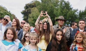 15. Uluslararası Alaçatı Ot Festivali’nin görkemli korteji ve 23 Nisan gururu bir arada