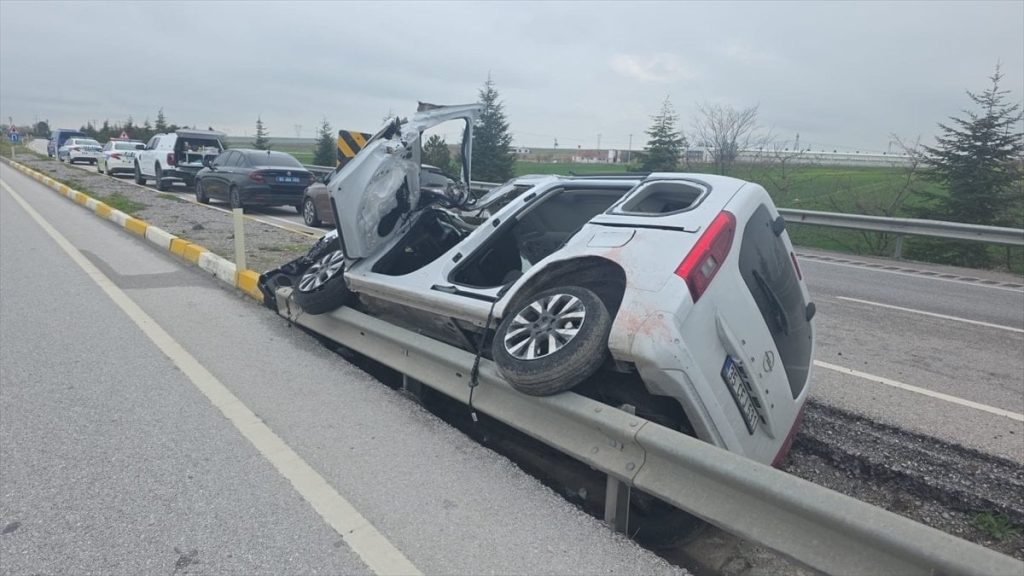Afyonkarahisar’da kaza: 1 ölü 2 yaralı