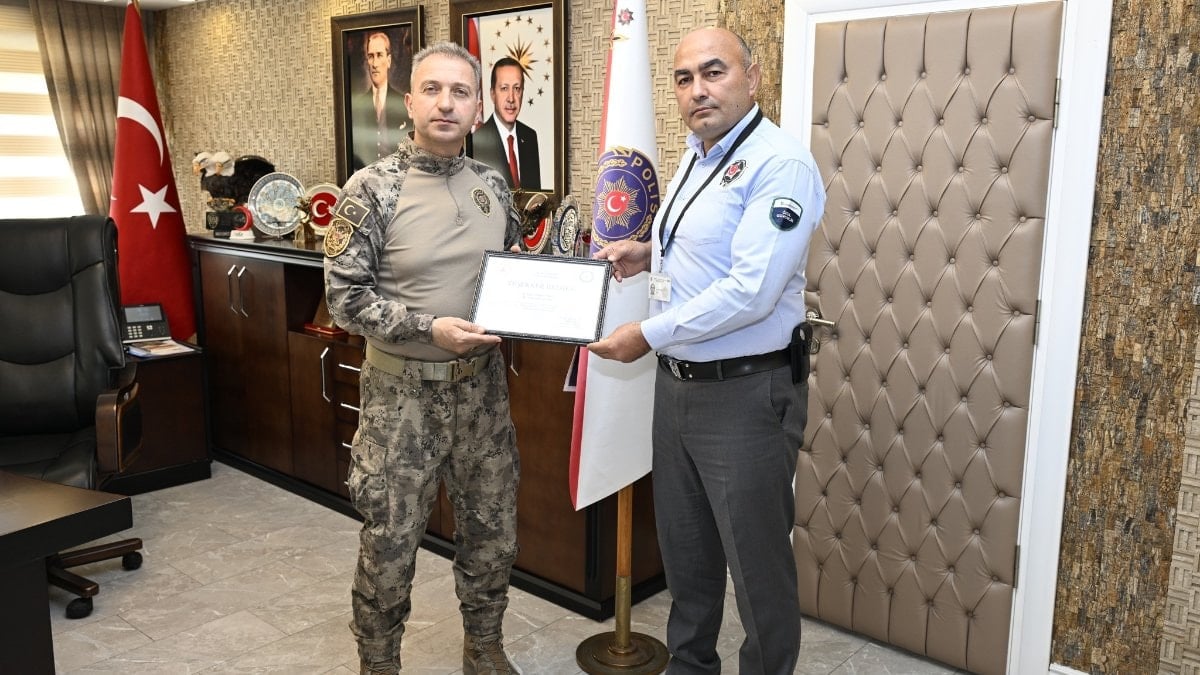 Amasya’da dikkatli güvenlik görevlisi, 909 bin liralık dolandırıcılığı engelledi