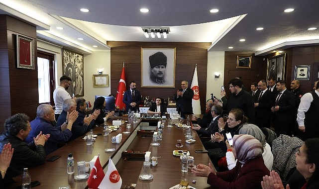 Başkan Özarslan 23 Nisan’da Makamını Şehit Oğlu Taha Burak Çakır’a Devretti