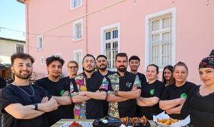 Buca’nın kalbinde dünya lezzetleri