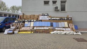 Bursa’da kaçak tütün operasyonu: Depo ve araçlardan milyonluk ürün çıktı
