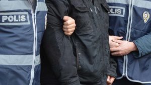 Çanakkale’de silahlı paylaşım yapan öğrenci yakalandı