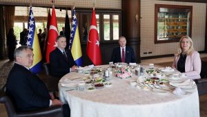Cumhurbaşkanı Erdoğan, Bosna Hersek Devlet Başkanlığı Konseyi üyeleriyle görüştü