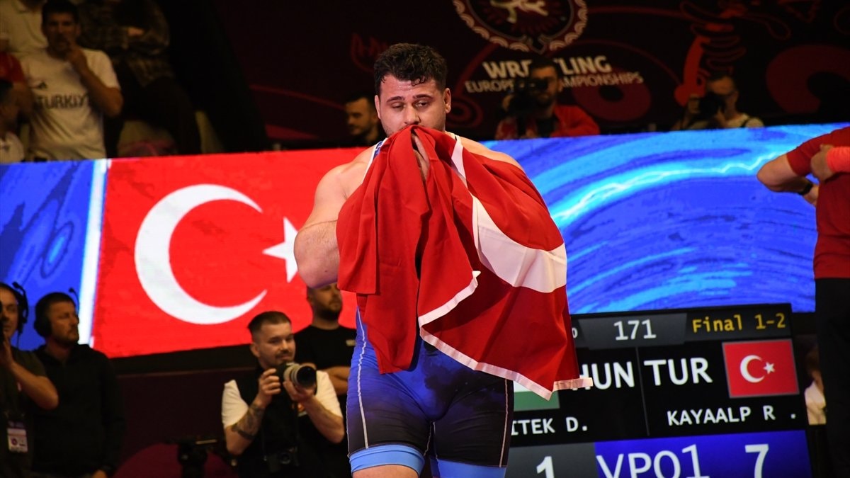 Cumhurbaşkanı Erdoğan’dan, Rıza Kayaalp’e tebrik telefonu
