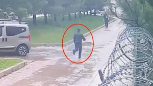 Diyarbakır’da üzerine su sıçratan sürücünün bir de saldırısına uğradı