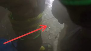 Diyarbakır’da yangında baygın bulunan kişiyi itfaiye ekipleri kurtardı