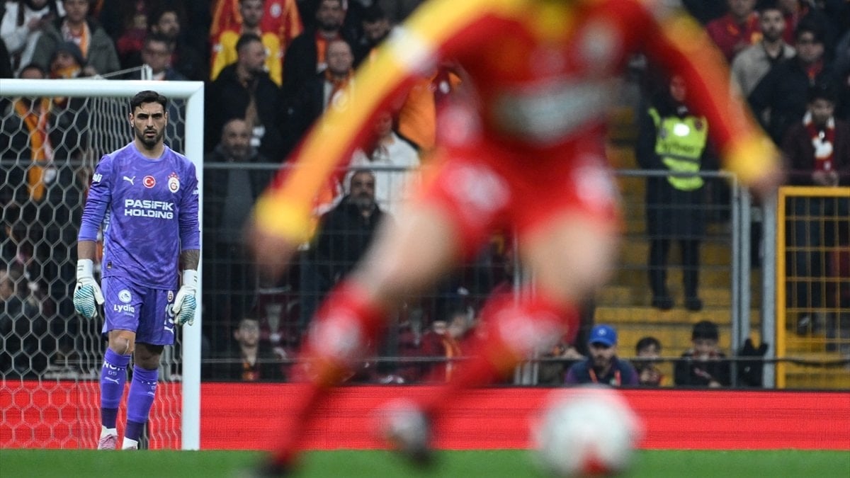 Galatasaray taraftarı, Günay Güvenç’i ıslıkladı