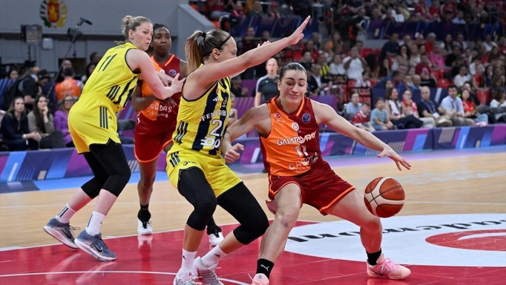 Galatasaray’ı yendiler! Fenerbahçe, 3. kez EuroLeague şampiyonu oldu