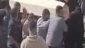 Hatay’da altınlarını çalan hırsızların katlettiği anne ve oğlu toprağa verildi