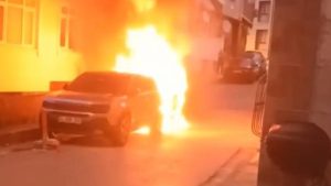 İstanbul’da 2 gün önce park edilen araç alev alev yandı: Kimseyle husumetim yok