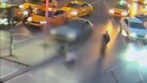 İstanbul’da kaza sonrası devrilen direğin altında kaldı: Mısırlı turist beyin kanaması geçirdi
