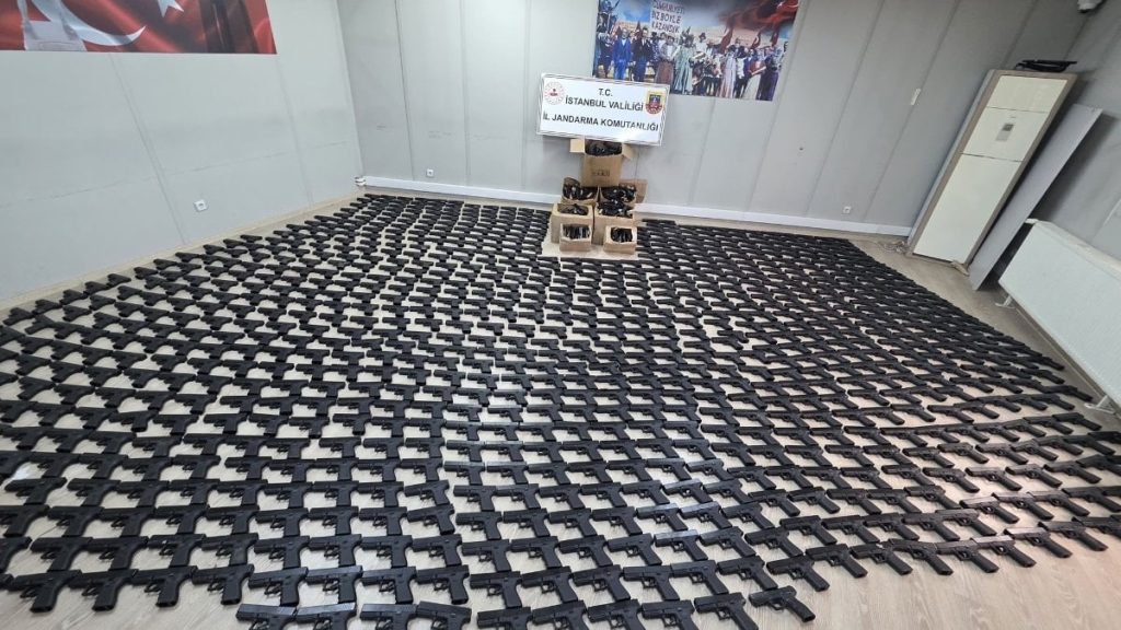 İstanbul’da silah ticareti yapanlara operasyon