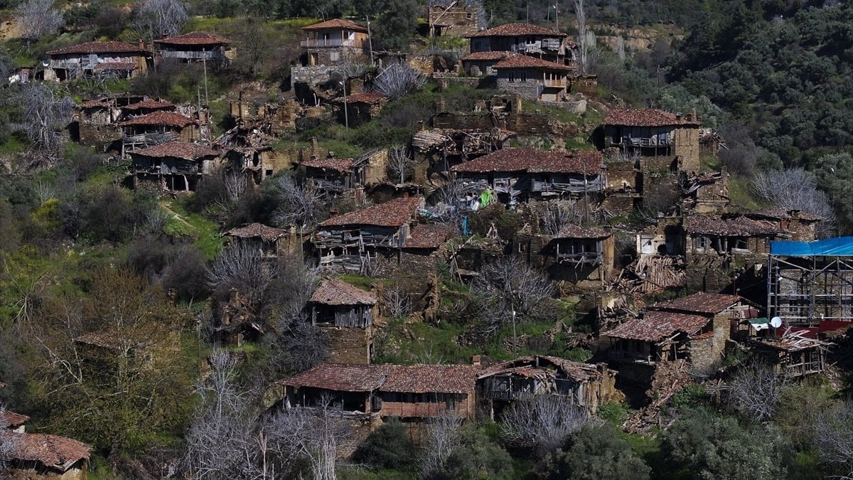 İzmir’de göçle boşalan hayalet köy, yeniden canlanacak