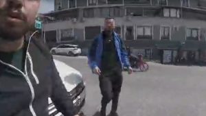 İzmir’de korna çaldığı için darbedildi