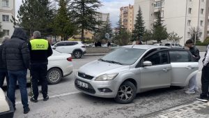 Kayseri’de dedesinin otomobiliyle gezerken uygulamaya takıldı: Ehliyetsiz çıktı