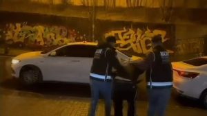 ‘Kırmızı bültenli’ altın kaçakçısı, İstanbul’da yakalandı