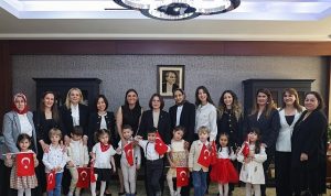 Kreş öğrencilerinden başkan Köymen’e 23 Nisan ziyareti