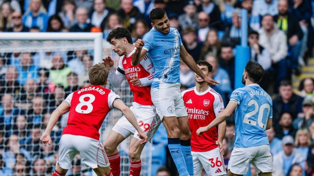 Manchester City, Arsenal’i devirdi