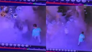 Mersin’de tamirhanede kamyon lastiği bomba gibi patladı