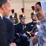 Moritanya Cumhurbaşkanı’nın eşi Macron’un elini havada bıraktı