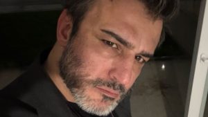 Şarkıcı Rıza Tamer evinde fenalaştı! Hastaneye kaldırıldı