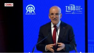 Şimşek: Küresel şoka rağmen programın önceliklerinde değişiklik öngörmedik