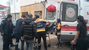 Sivas’ta eşini dört yerinden bıçaklayıp eve kilitledi