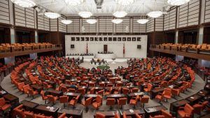 Sosyal medya ve doğum iznine yönelik düzenlemeler Meclis’te