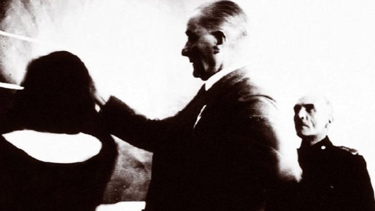 Tarihte iz bırakmış liderlerin imzaları: Atatürk’ün 5 imzası daha var