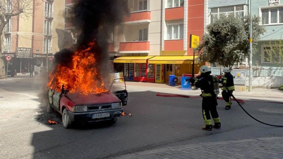 Tekirdağ’da alev alan LPG’li otomobil kullanılamaz hale geldi