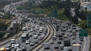 Trafiğe kaydedilen taşıtların yarısı 4 şehirde yer alıyor