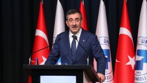 Yılmaz: Türkiye istikrarını koruyor